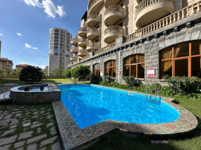 Verin Antarayin street, 3 bedrooms Beautiful and Spacious apartment VA111